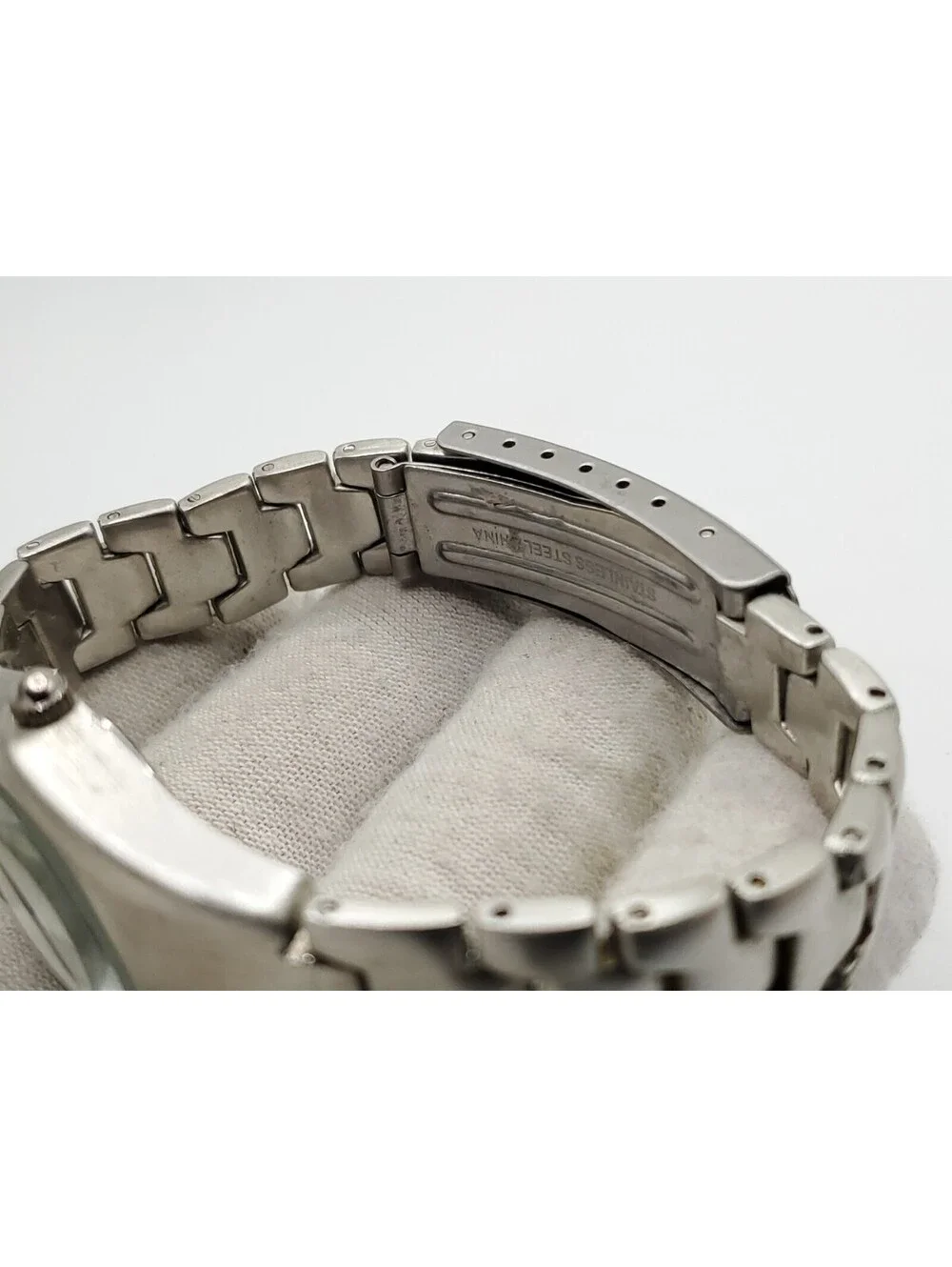 Mudd Heart Shape Dial Quartz Watch New Battery Silver Tone 24mm